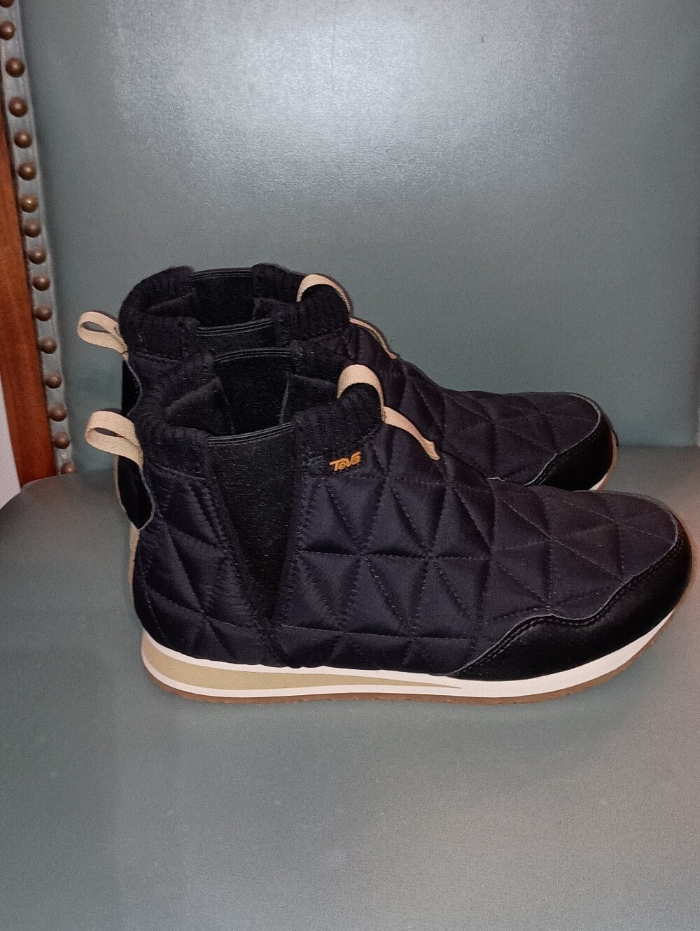 Teva Ember Black Quilted Slip-On Ankle Boots with Tan Accents Size 8